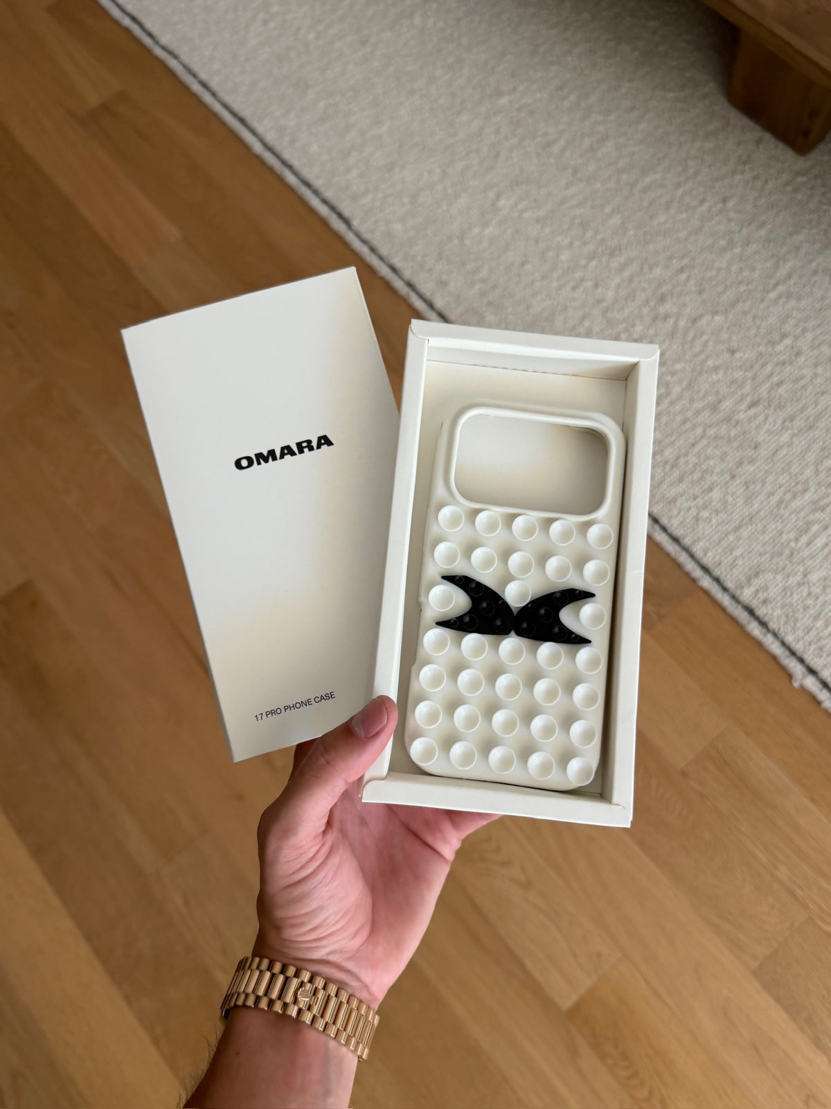 The Sticky Case Cream